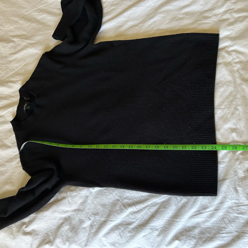 Women’s Theory Cashmere Crewneck Sweater in Black - Picture 7 of 9